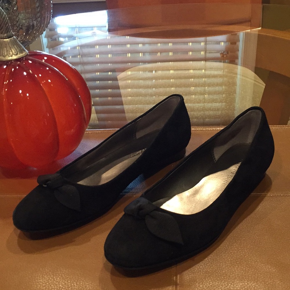🧚‍♀️ NWOT AK Anne Klein suede ballet flats